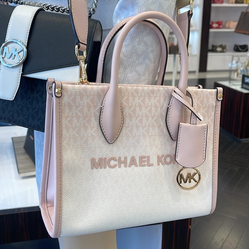MICHAEL KORS Mirella Sm Ombré Signature Logo Crossbody SM SHOPPER TZ XBODY
Powdr - Picture 10 of 16